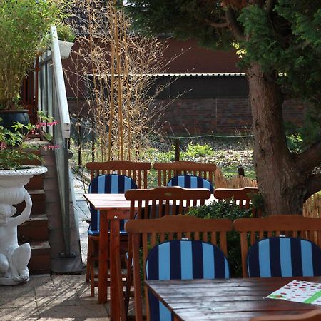 Hotellerie Gasthaus Schubert Garbsen Bagian luar foto