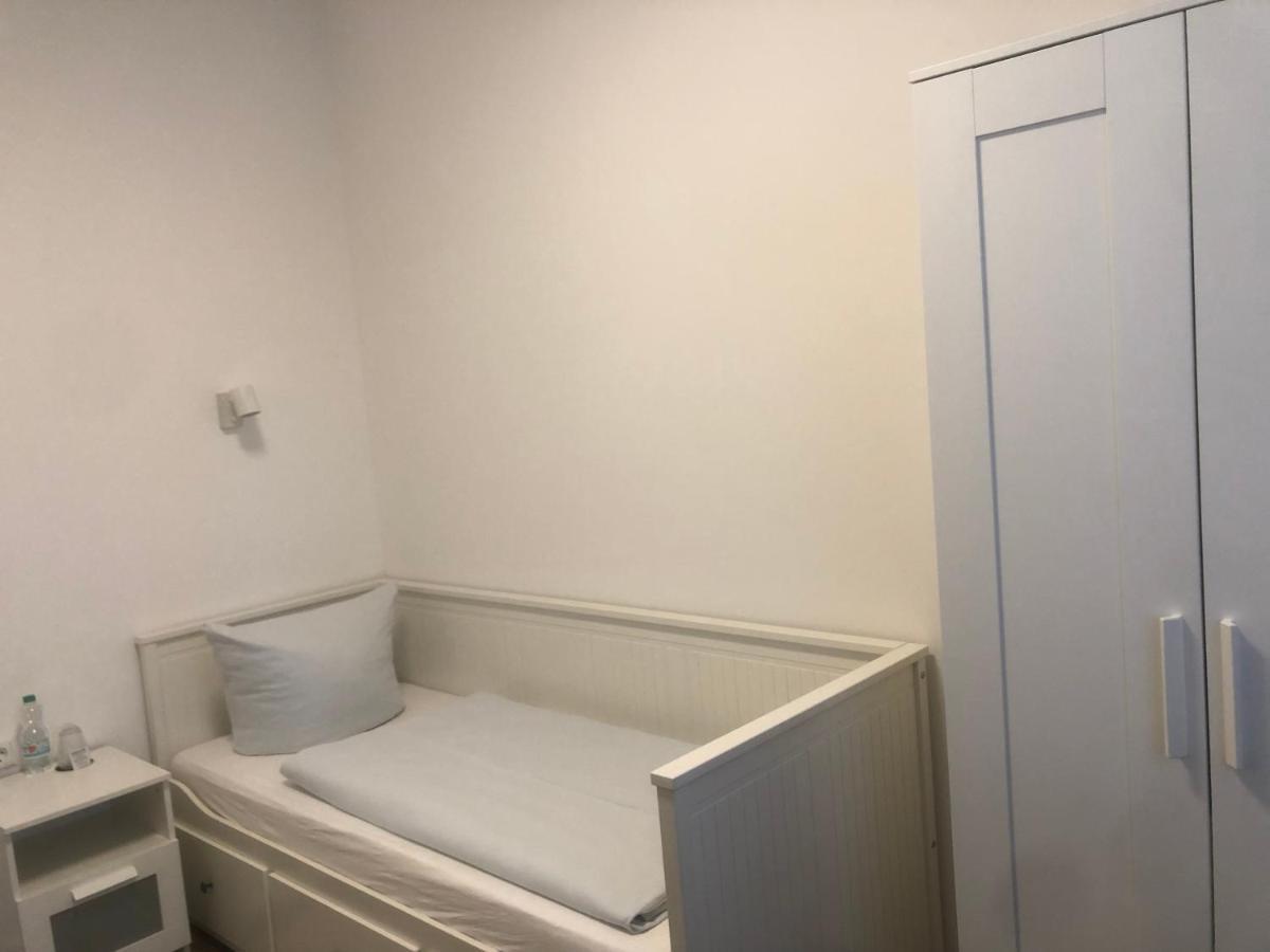 Hotellerie Gasthaus Schubert Garbsen Bagian luar foto