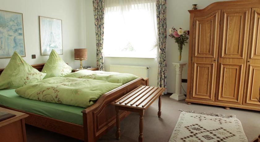 Hotellerie Gasthaus Schubert Garbsen Bagian luar foto
