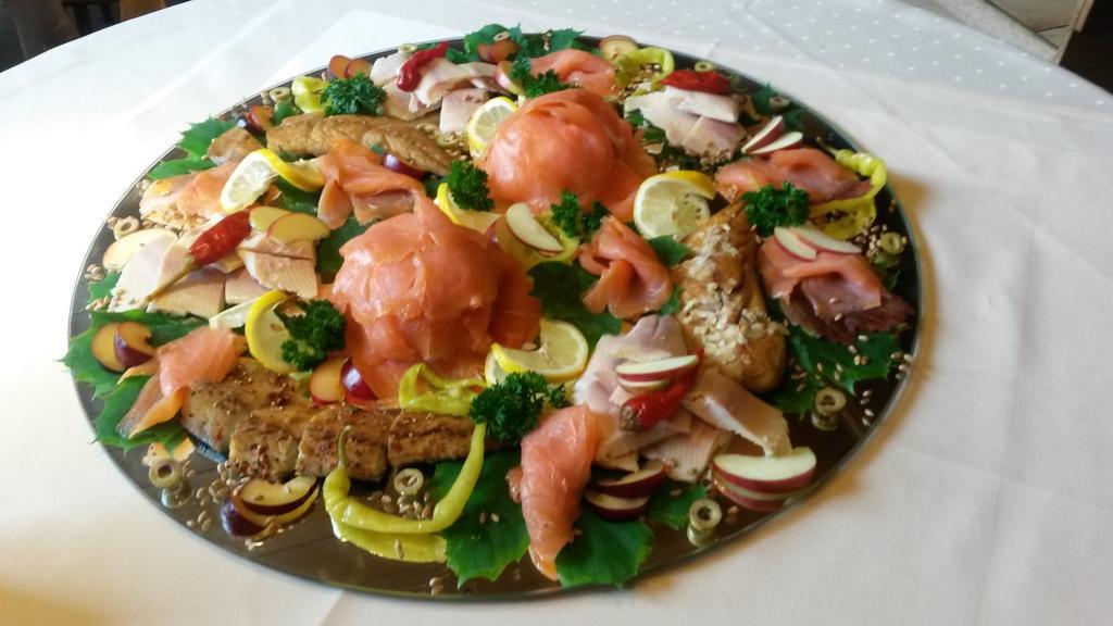 Hotellerie Gasthaus Schubert Garbsen Bagian luar foto
