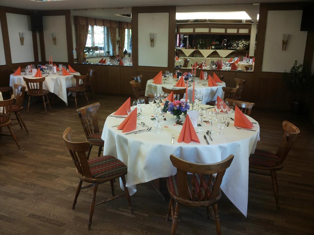 Hotellerie Gasthaus Schubert Garbsen Bagian luar foto